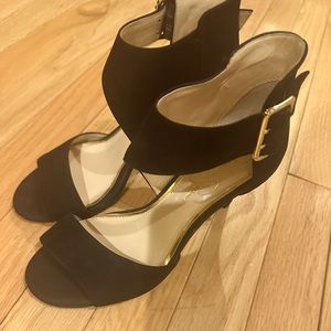 Jessica Simpson Heels Black 6/36. Excellent condition! Love the side strap!